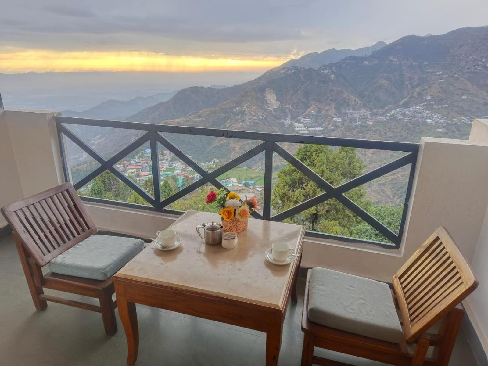 Green N Breeze Resorts Mussoorie Dış mekan fotoğraf
