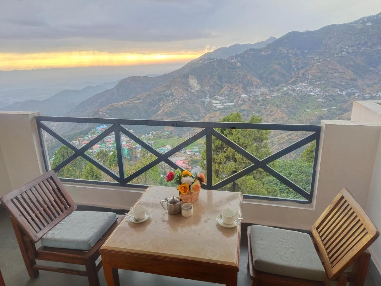 Green N Breeze Resorts Mussoorie Dış mekan fotoğraf